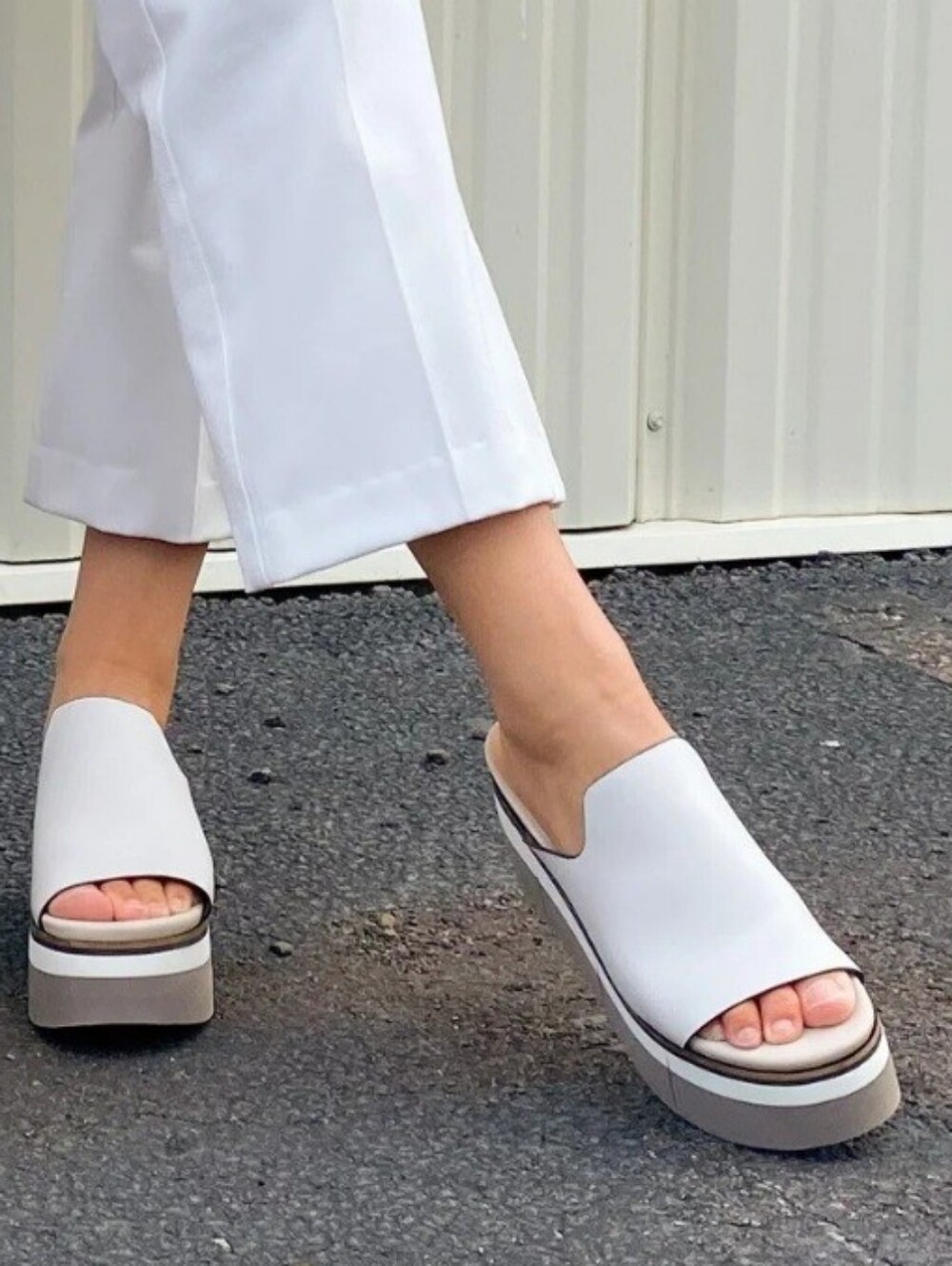Naked Feet Flow Mist Platform Slide Sandals 9 NWOT